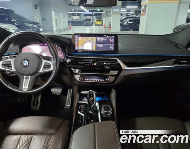 BMW Gran Turismo 2023 — photo 9