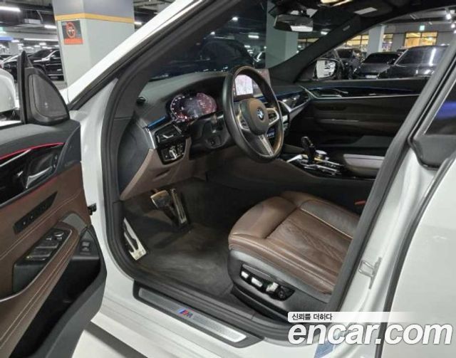 BMW Gran Turismo 2023 — photo 10