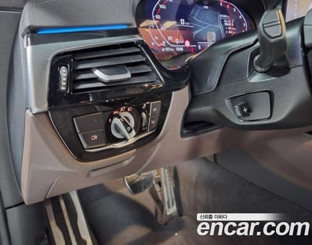BMW Gran Turismo 2023 — photo 14
