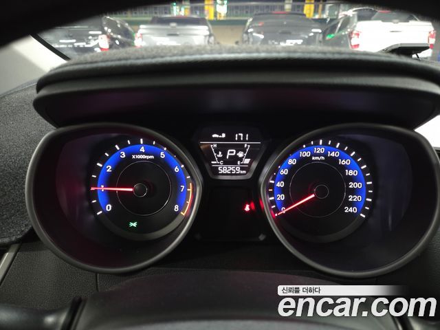 Hyundai AVANTE 2016 — photo 8