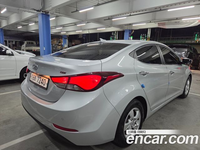 Hyundai AVANTE 2016 — photo 12