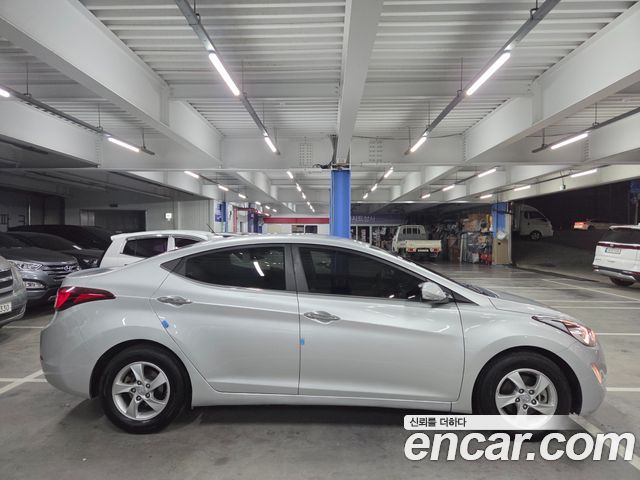 Hyundai AVANTE 2016 — photo 13