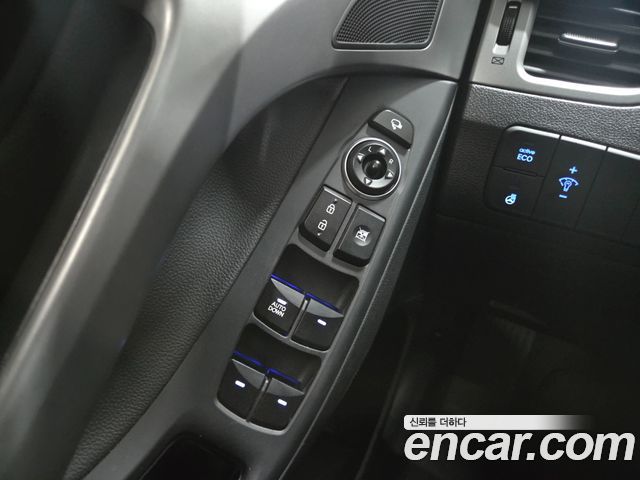 Hyundai AVANTE 2016 — photo 16