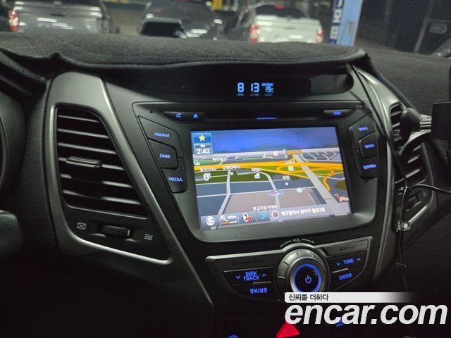 Hyundai AVANTE 2016 — photo 17