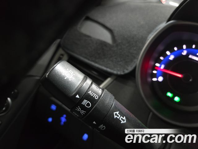 Hyundai AVANTE 2016 — photo 19