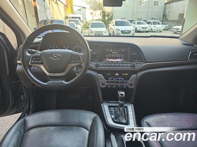 Hyundai AVANTE 2016 — photo 7
