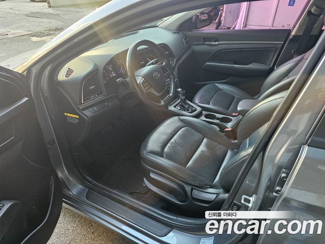Hyundai AVANTE 2016 — photo 10
