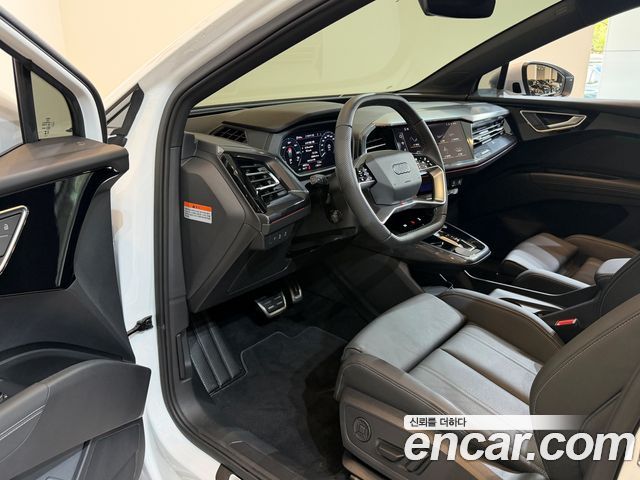 Audi Q4 e-tron 2026 — photo 10