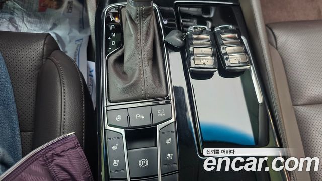 Kia K7 2018 — photo 9