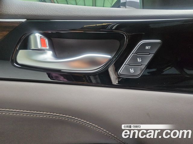 Kia K7 2018 — photo 11