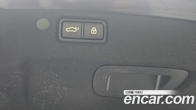Kia K7 2018 — photo 18