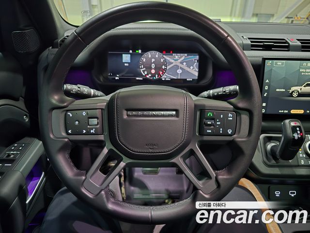 Land Rover Defender 2023 — photo 6