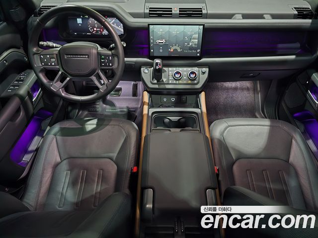 Land Rover Defender 2023 — photo 7