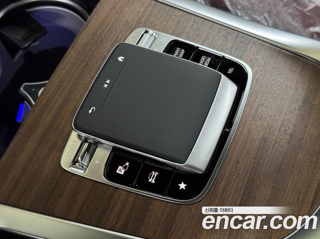 Mercedes-Benz G-Class 2026 — photo 16
