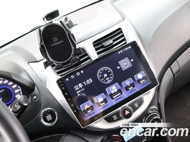 Hyundai Accent 2011 — photo 8