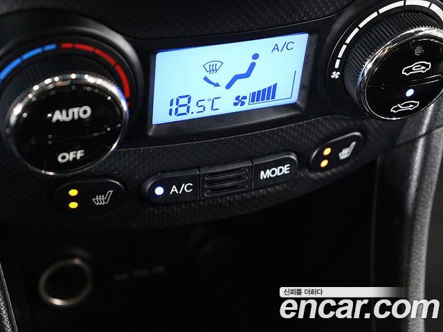 Hyundai Accent 2011 — photo 11