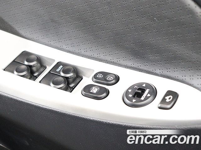 Hyundai Accent 2011 — photo 13