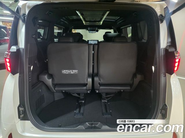 Toyota Alphard 2025 — photo 5