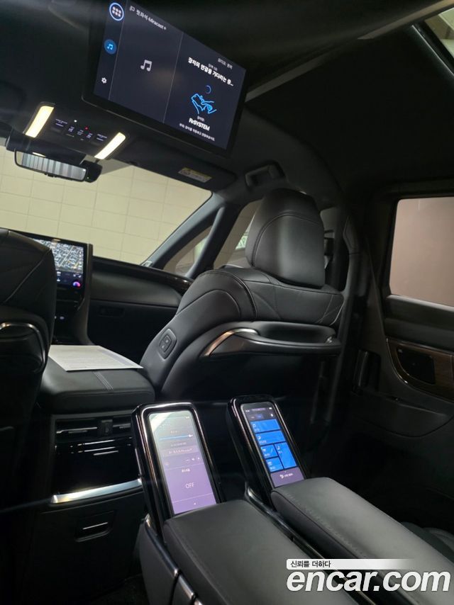Toyota Alphard 2025 — photo 7