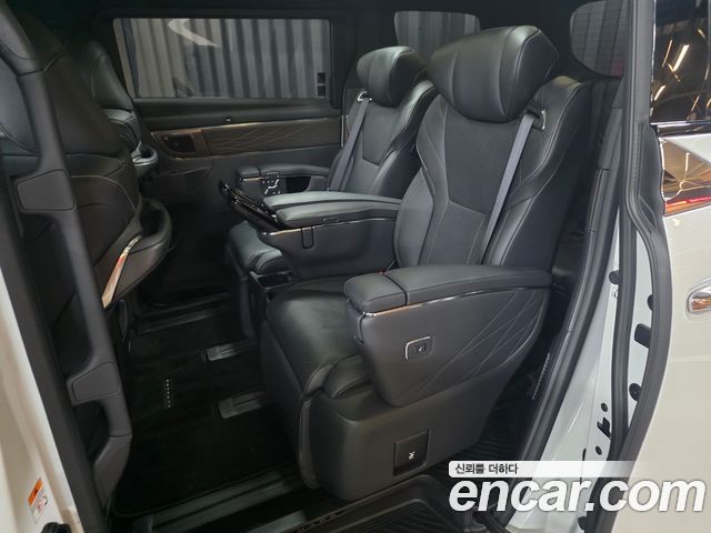 Toyota Alphard 2025 — photo 8