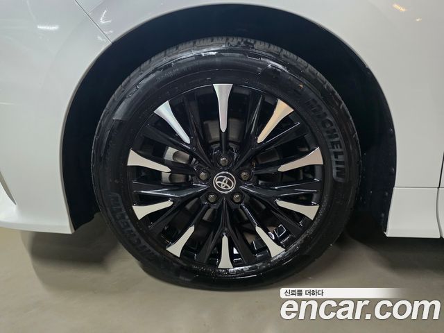 Toyota Alphard 2025 — photo 14