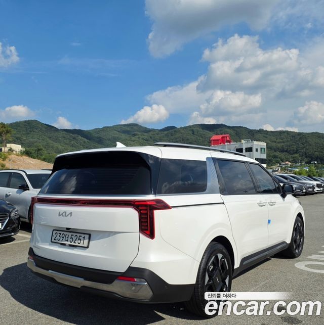 Kia Canival 2024 — photo 2