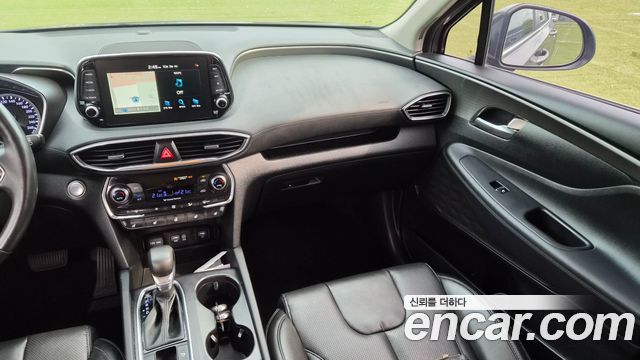 Hyundai Santafe 2019 — photo 11