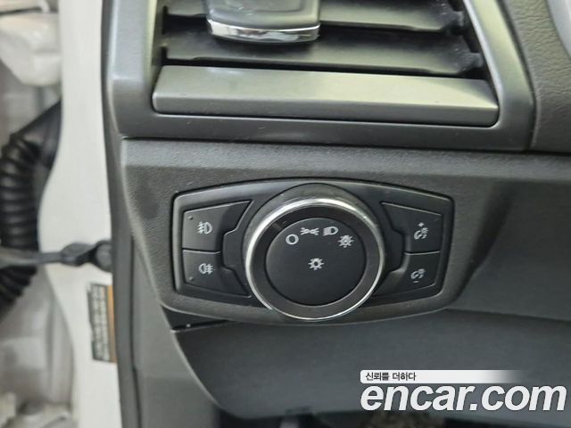 Ford Mondeo 2015 — photo 18
