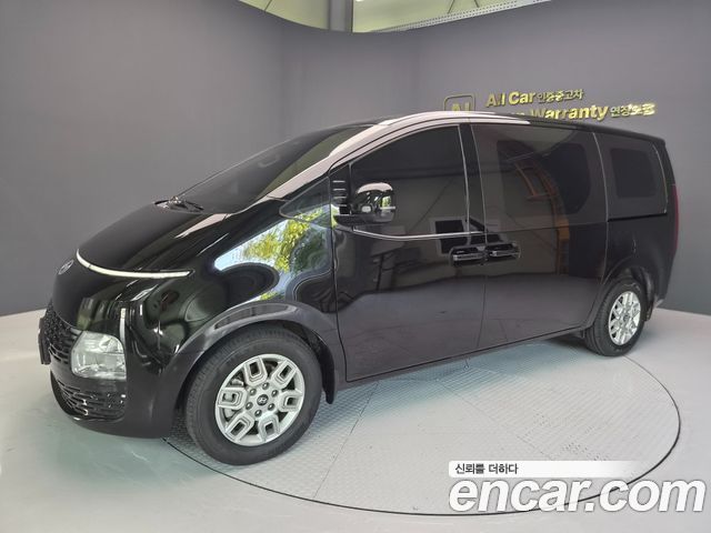 Hyundai Staria 2025 — photo 2