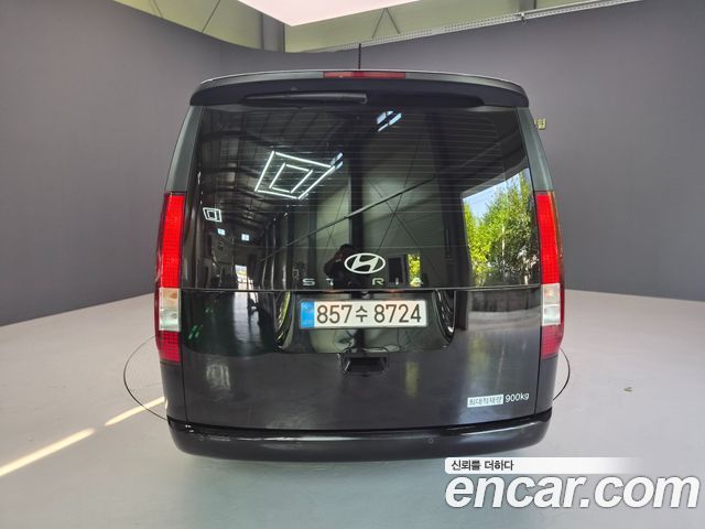 Hyundai Staria 2025 — photo 4