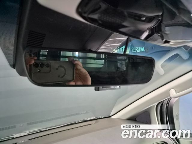 Hyundai Staria 2025 — photo 13