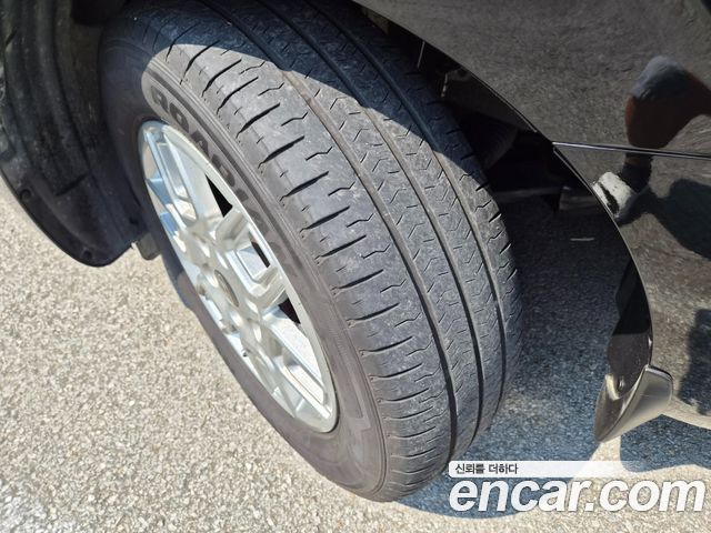 Hyundai Staria 2025 — photo 18