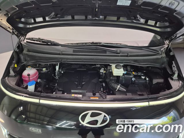 Hyundai Staria 2025 — photo 20