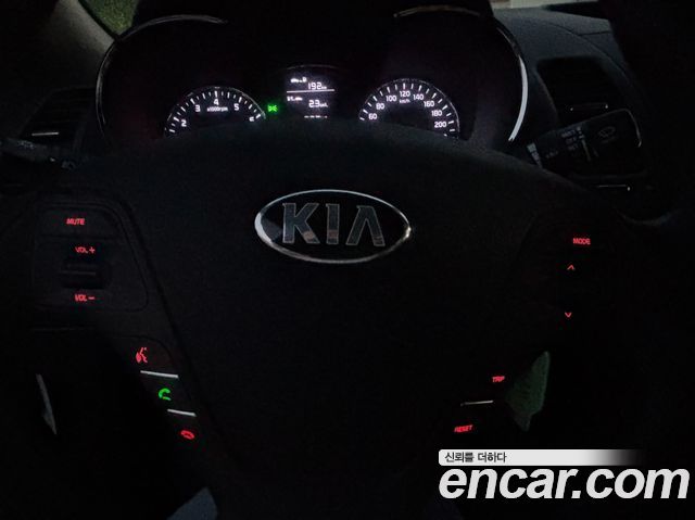 Kia K3 2015 — photo 16