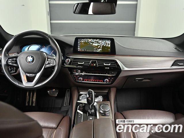 BMW 5-Series 2018 — photo 7