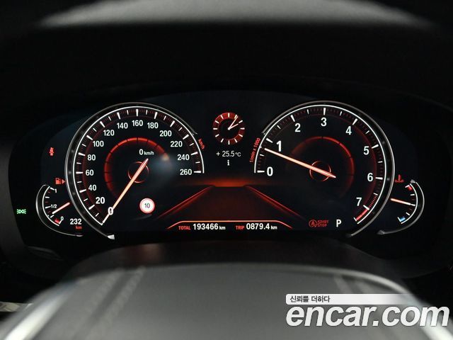 BMW 5-Series 2018 — photo 8