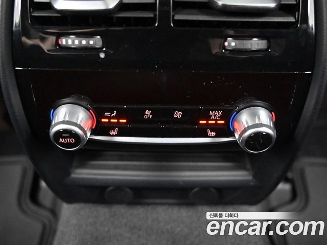 BMW 5-Series 2018 — photo 16