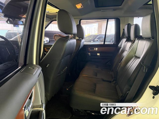 Land Rover Discovery 2016 — photo 8