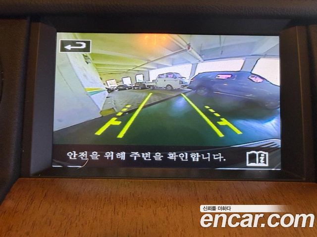 Land Rover Discovery 2016 — photo 14
