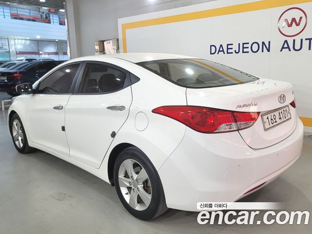 Hyundai AVANTE 2012 — photo 4