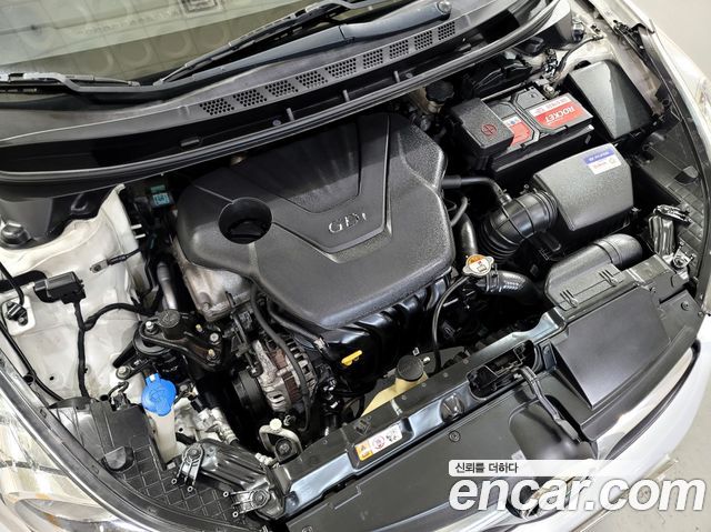 Hyundai AVANTE 2012 — photo 7