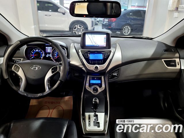 Hyundai AVANTE 2012 — photo 9