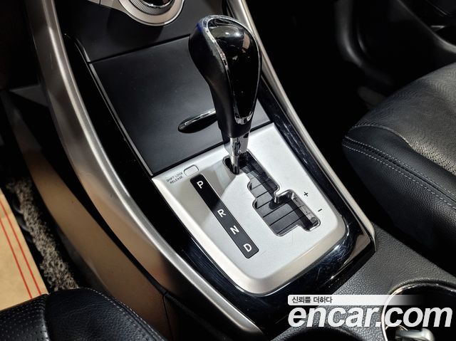 Hyundai AVANTE 2012 — photo 17