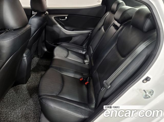 Hyundai AVANTE 2012 — photo 19