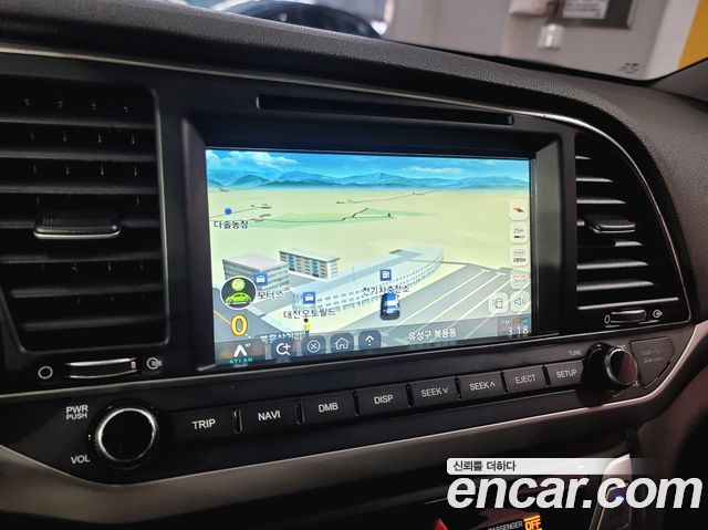 Hyundai AVANTE 2018 — photo 14