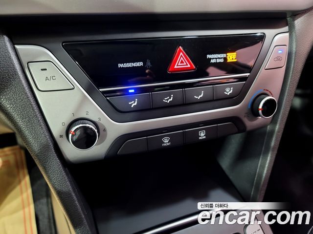 Hyundai AVANTE 2018 — photo 15