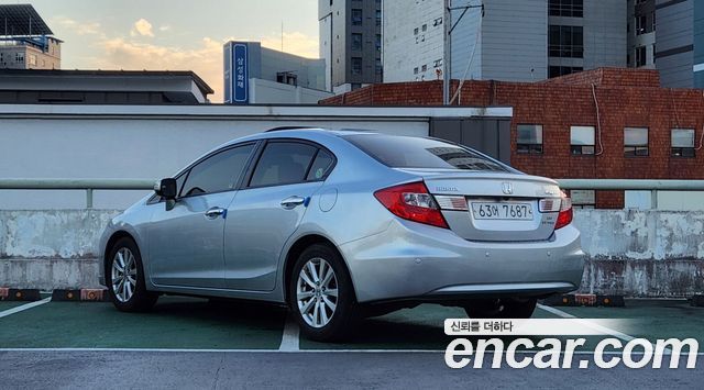 Honda Civic 2012 — photo 2