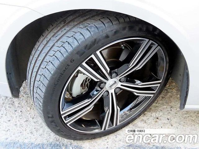 Volvo S60 2021 — photo 5