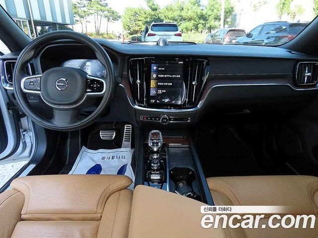 Volvo S60 2021 — photo 7