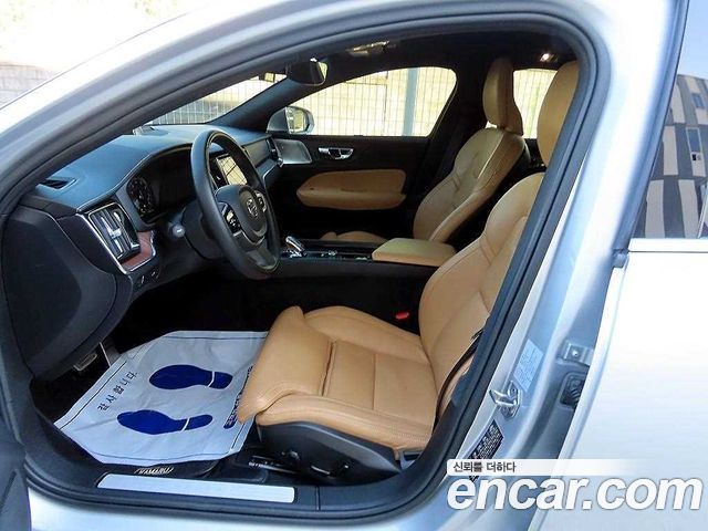 Volvo S60 2021 — photo 10